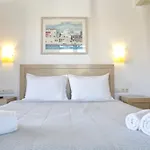 Apartahotel Niriides Homes &