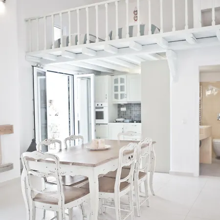 Niriides Homes & מלון דירות 4*