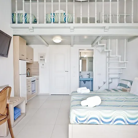 Niriides Homes & מלון דירות 4*