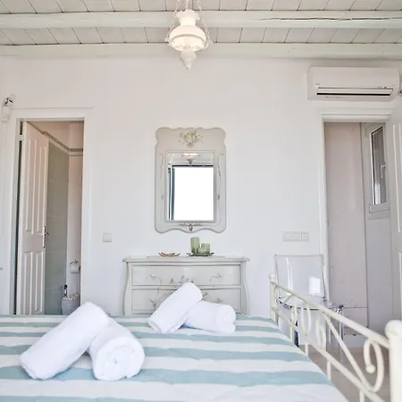 Niriides Homes & Apartahotel