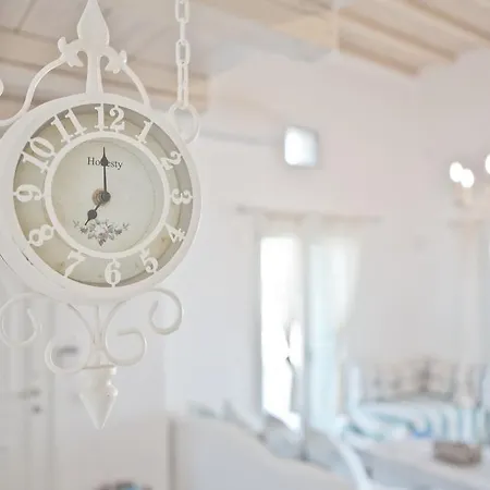 Niriides Homes & מלון דירות 4*