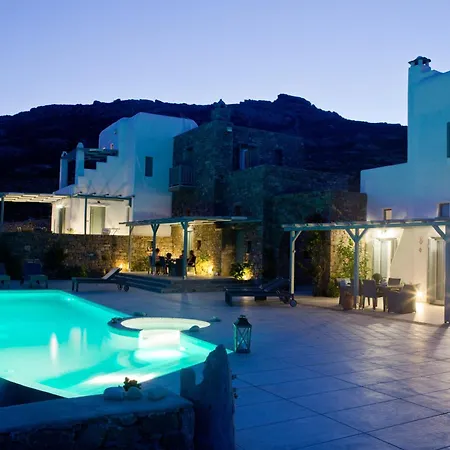 Niriides Homes & Aparthotel 4*