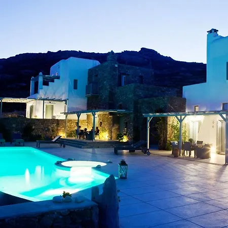 Niriides Homes & Aparthotel 3*