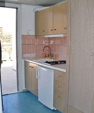 Aparthotel Niriides Homes & 3*
