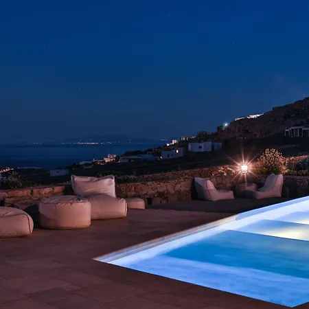 Aparthotel Niriides Homes & 3*