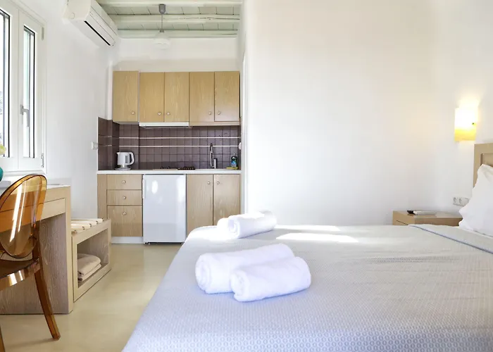 Niriides Homes & Apartahotel 4*