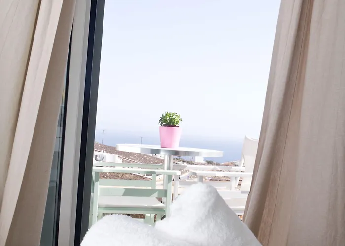 Niriides Homes & Apartahotel