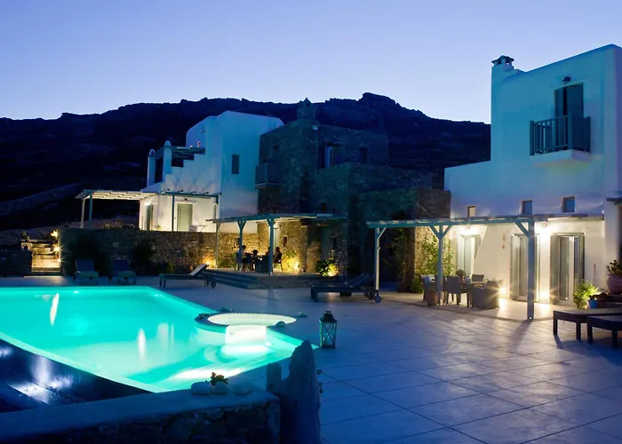 Niriides Homes & Aparthotel 4*