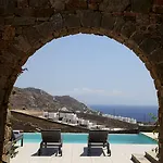 Apart-hotel Niriides Homes & 4*